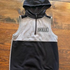 Boy’s Xersion sleeveless hoodie vest size 10/12